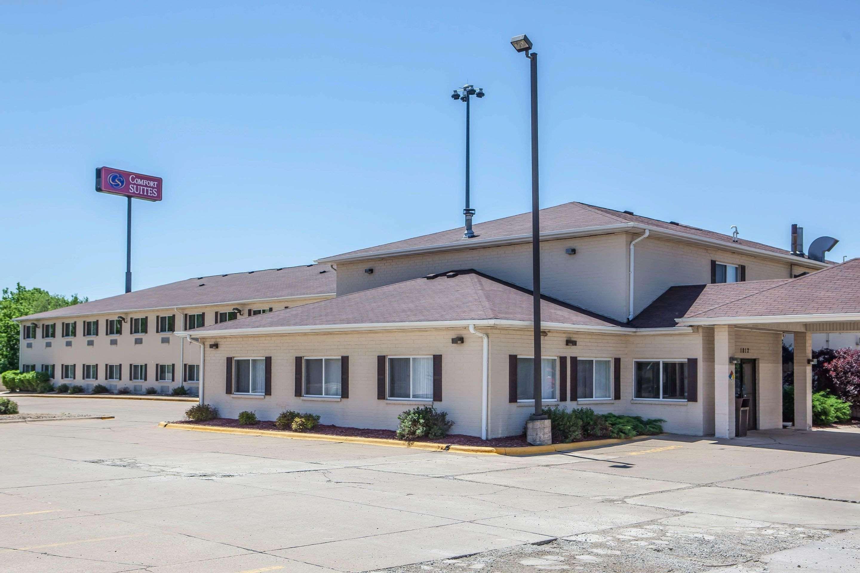Comfort Suites Peoria I-74 Exterior photo